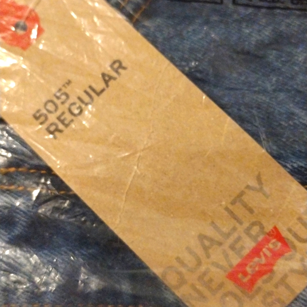 Brand New, Men's Levis 505 Regular. Size 34/32